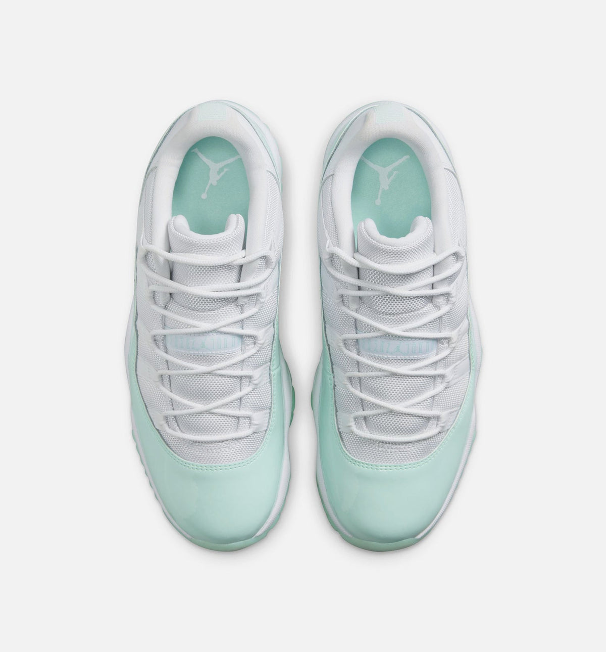 Air Jordan 11 Retro Low Igloo 女士休闲运动鞋 - 白色/冰屋色
