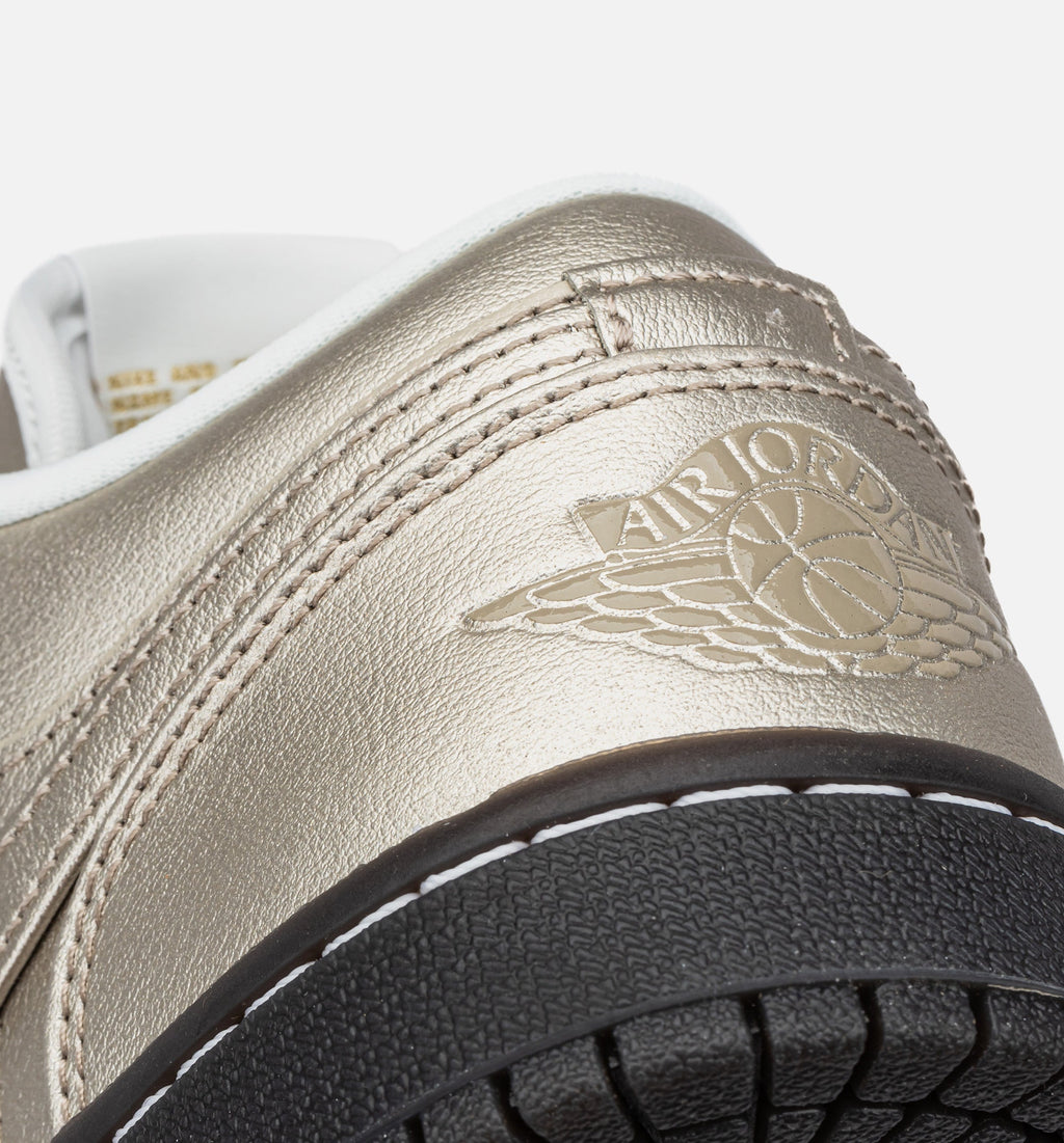 Air Jordan 1 Low SE Metallic Zinc 女士休闲运动鞋 - 金属锌色/山峰白/天鹅绒棕