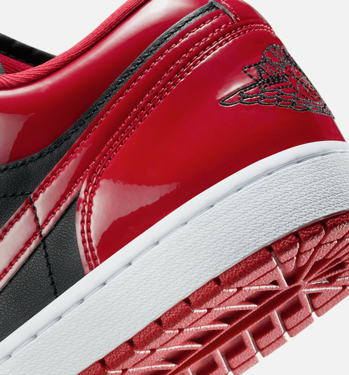 Air Jordan 1 Low SE 男士休闲运动鞋 - 黑/校队红/白