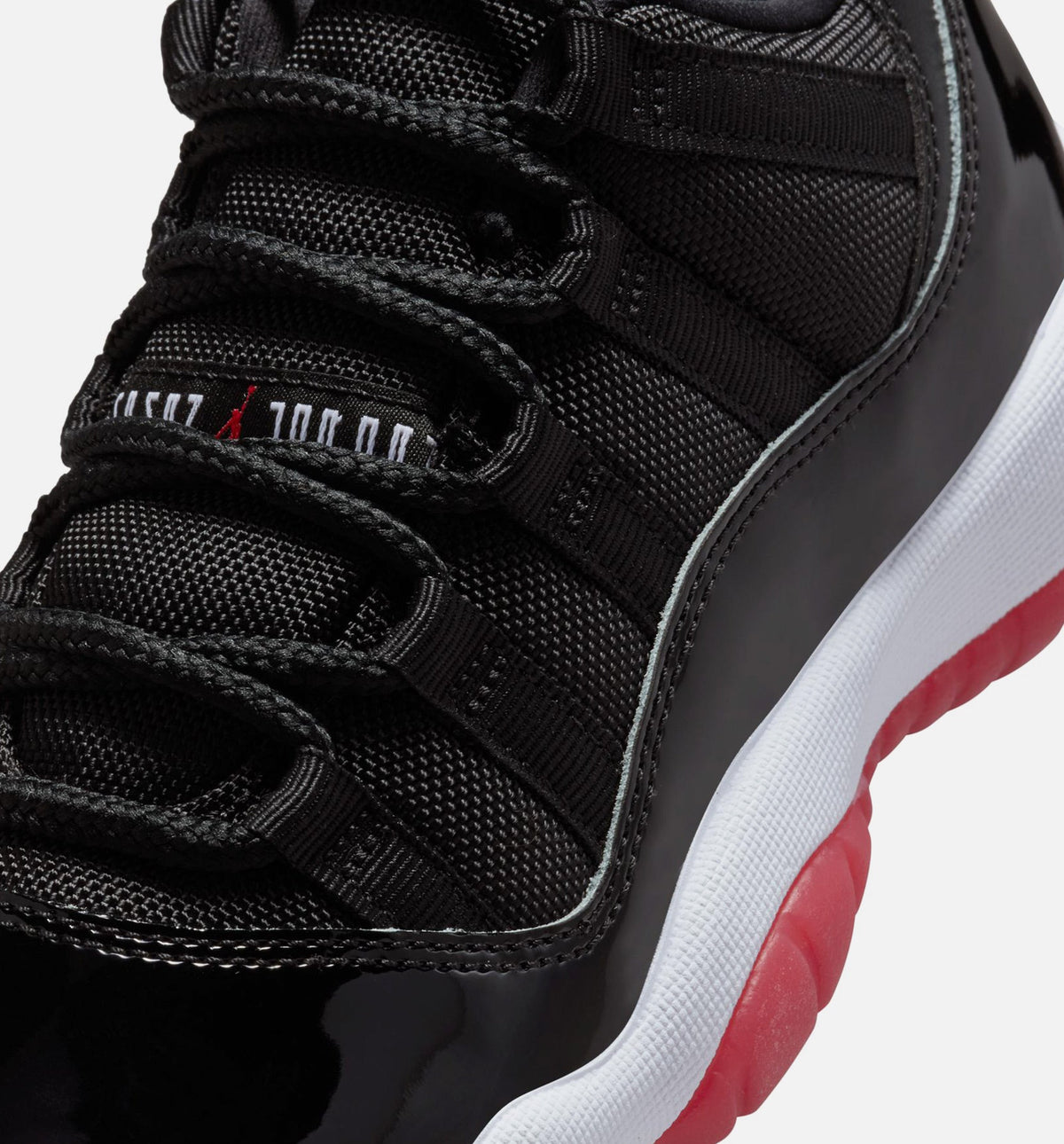 Air Jordan 11 Retro Bred 大童休闲运动鞋 - 黑色/校队红/白色