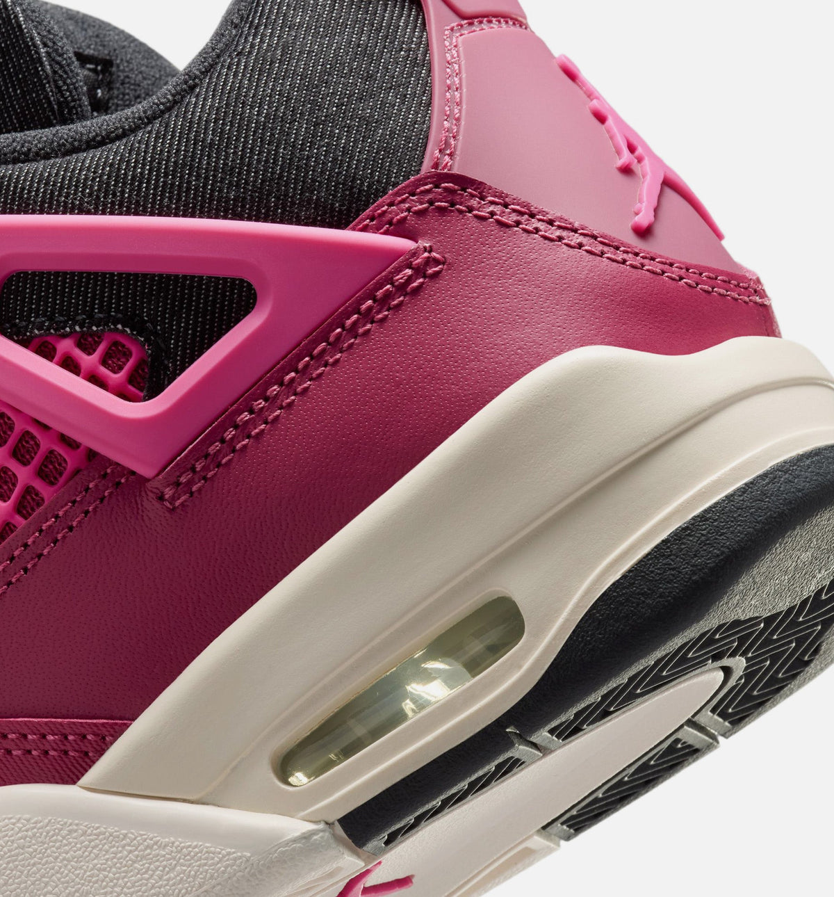 Air Jordan 4 Retro She's A Star 大童休闲运动鞋 - 甜菜红/沙漠粉/暗黑/粉笔白