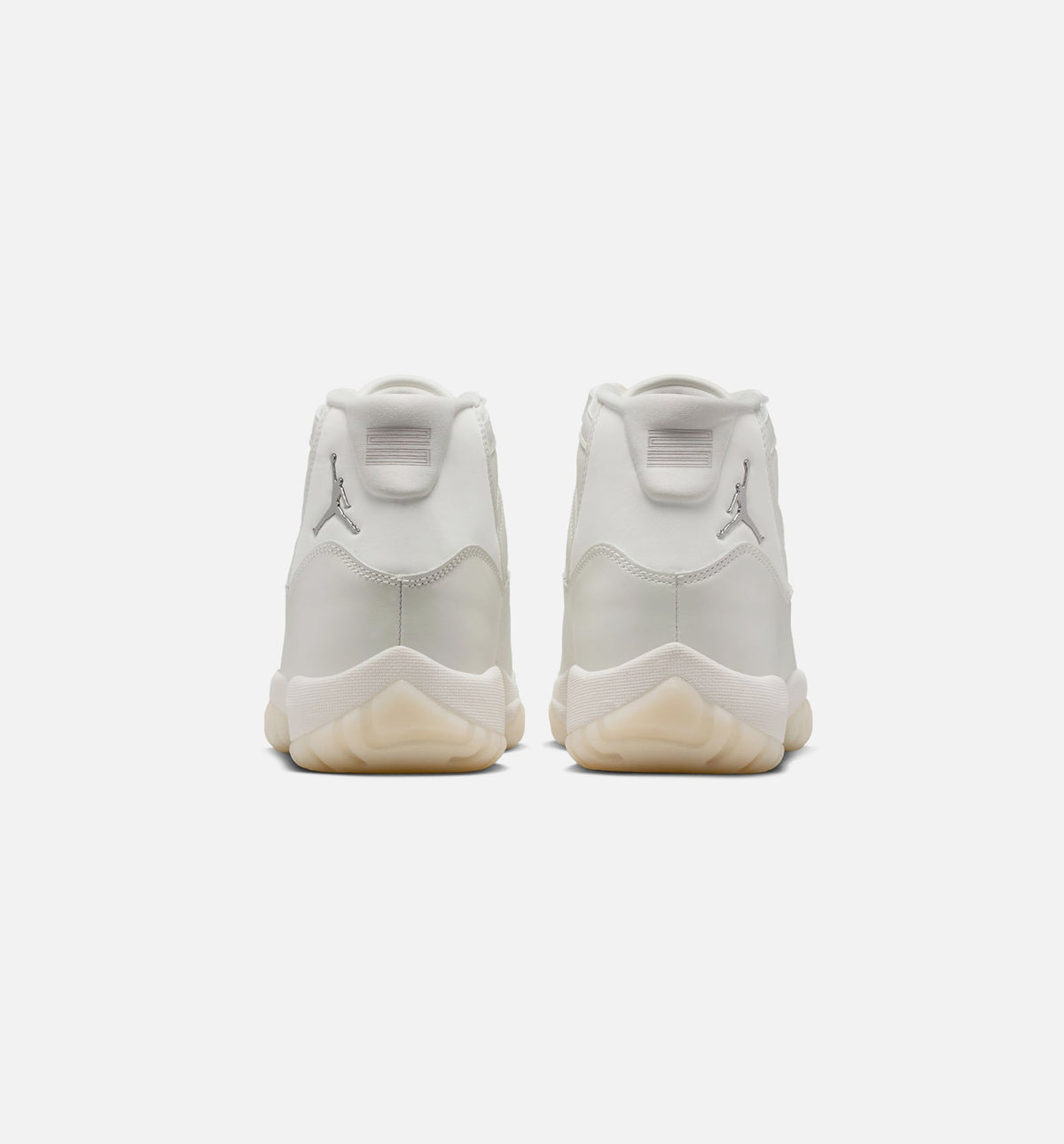 Air Jordan 11 Retro Pearl 女士休闲运动鞋 - 帆白色/珍珠灰/白色/金属银