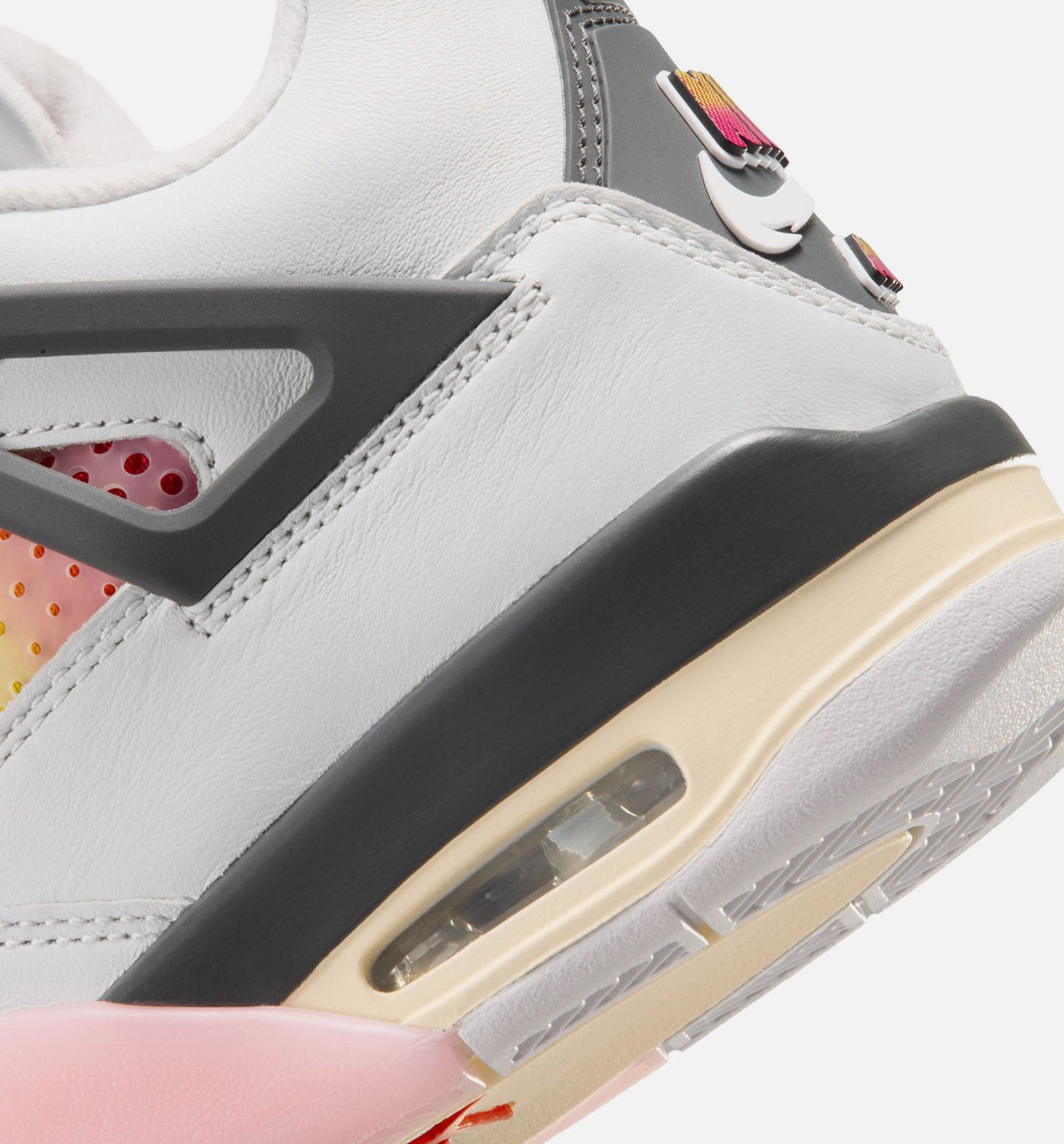 Air Jordan 4 Retro Comic 大童休闲运动鞋 - 米白/火粉/无烟煊灰