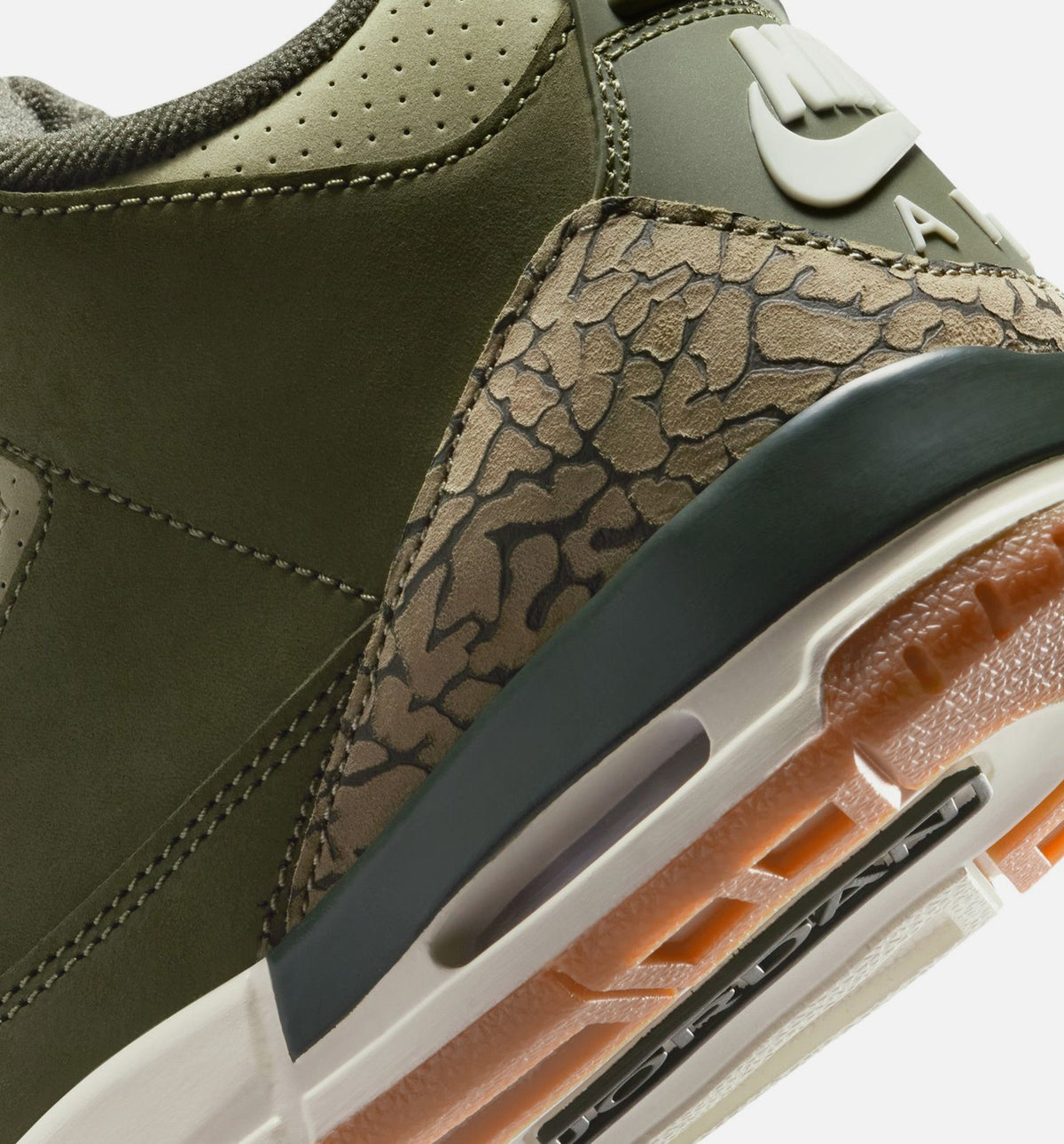 Air Jordan 3 Retro 大童休闲运动鞋 - 中橄榄绿/红杉绿/帆白
