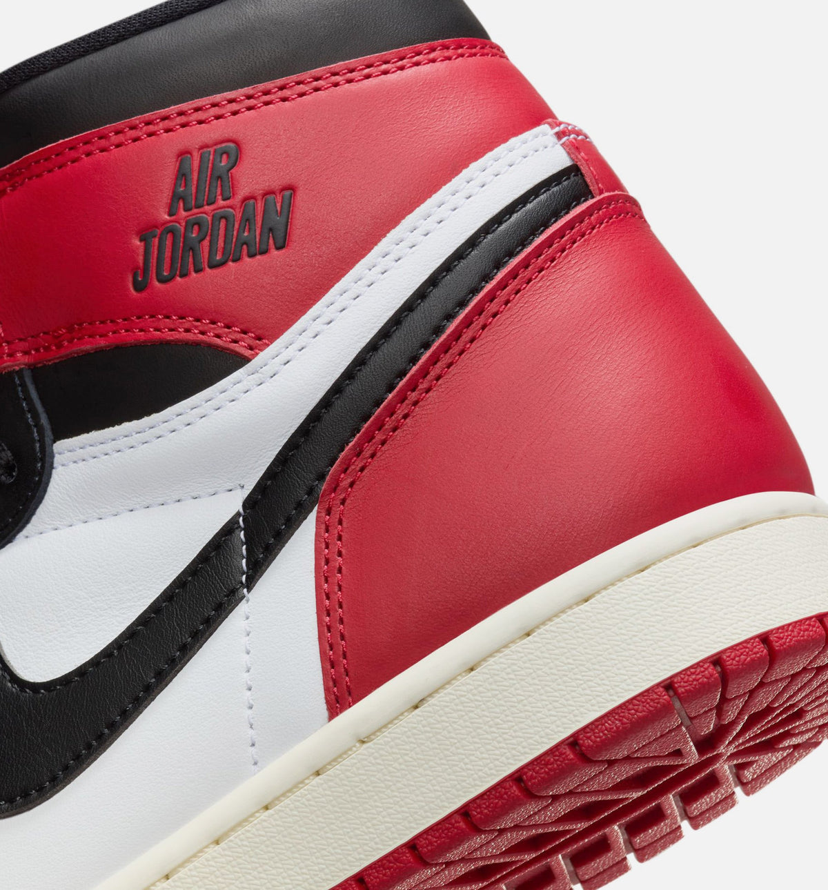 Air Jordan 1 Retro High OG Black Toe 男士休闲运动鞋 - 白/黑/校队红