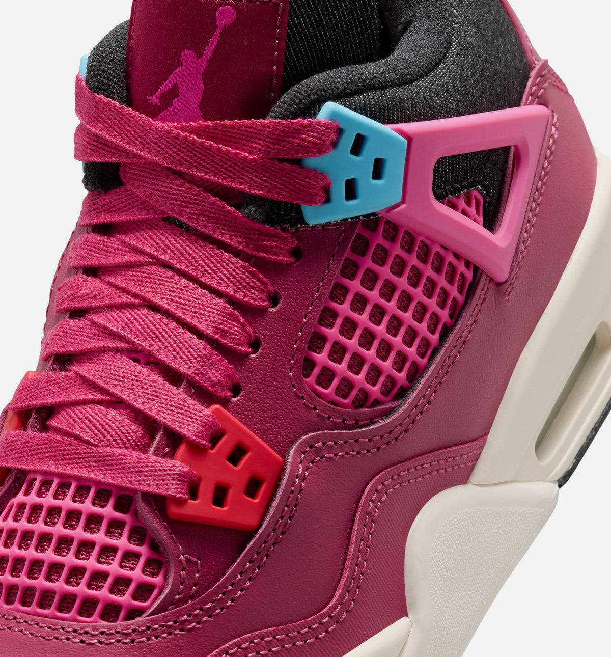 Air Jordan 4 Retro She's A Star 大童休闲运动鞋 - 甜菜红/沙漠粉/暗黑/粉笔白