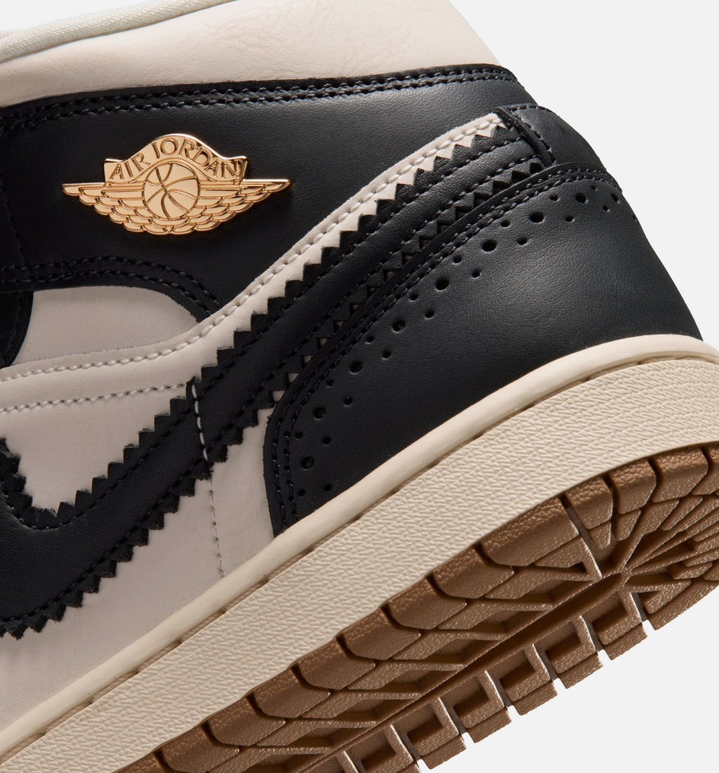 Air Jordan 1 Mid SE 女子休闲运动鞋 - 暗黑/粉笔白/珍珠白