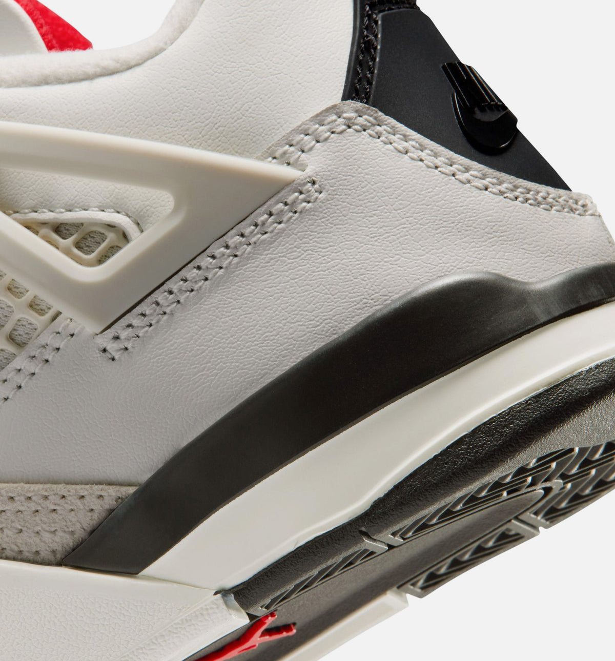 Air Jordan 4 Retro Flight Club 学龄前儿童休闲运动鞋 - 帆白/黑/大学红