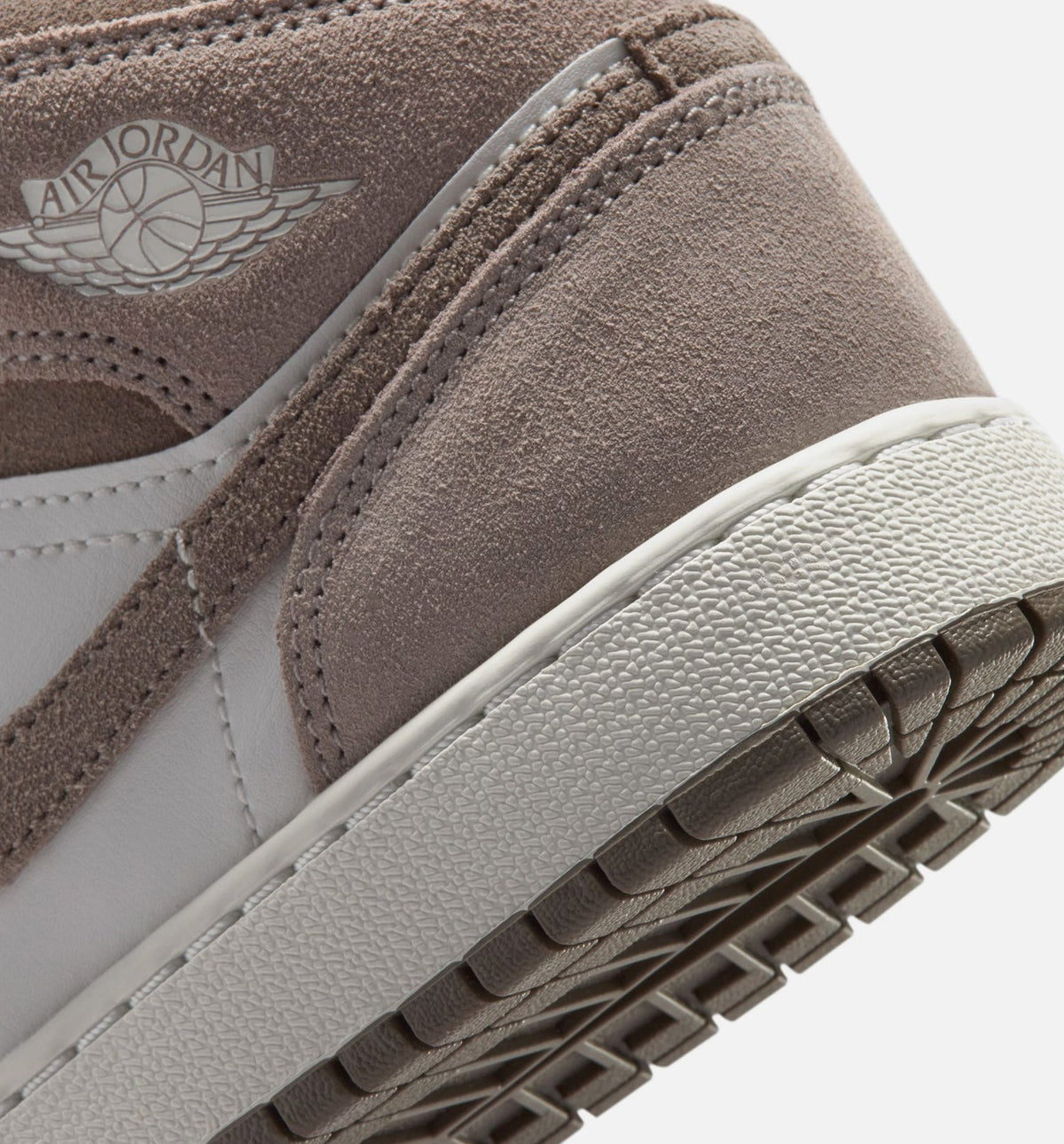 Air Jordan 1 Mid 大童休闲运动鞋 - 谜石色/橄榄灰/峰顶白