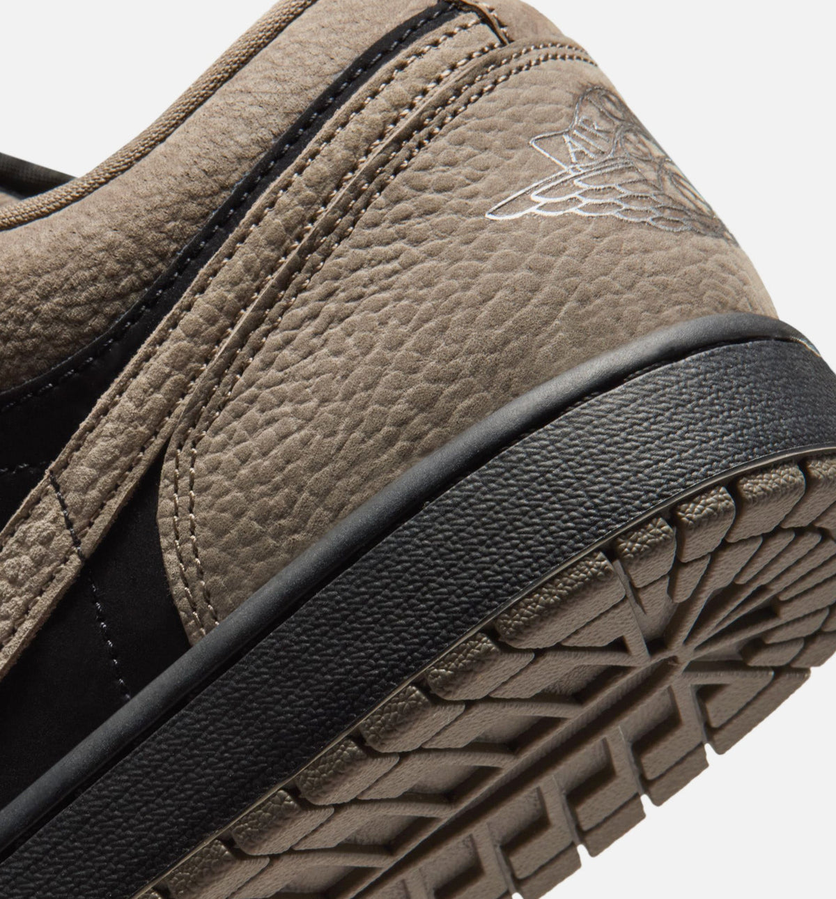 Air Jordan 1 Low SE 男士休闲运动鞋 - 黑/橄榄灰/浅芒果橙