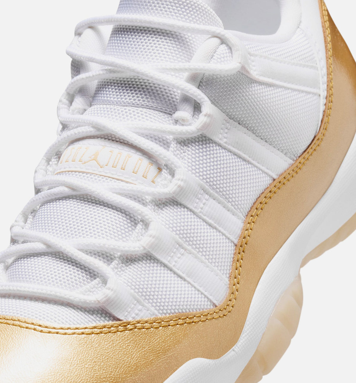 Air Jordan 11 Retro Low Mothers Day 女士休闲运动鞋 - 白色/金属金/团队金
