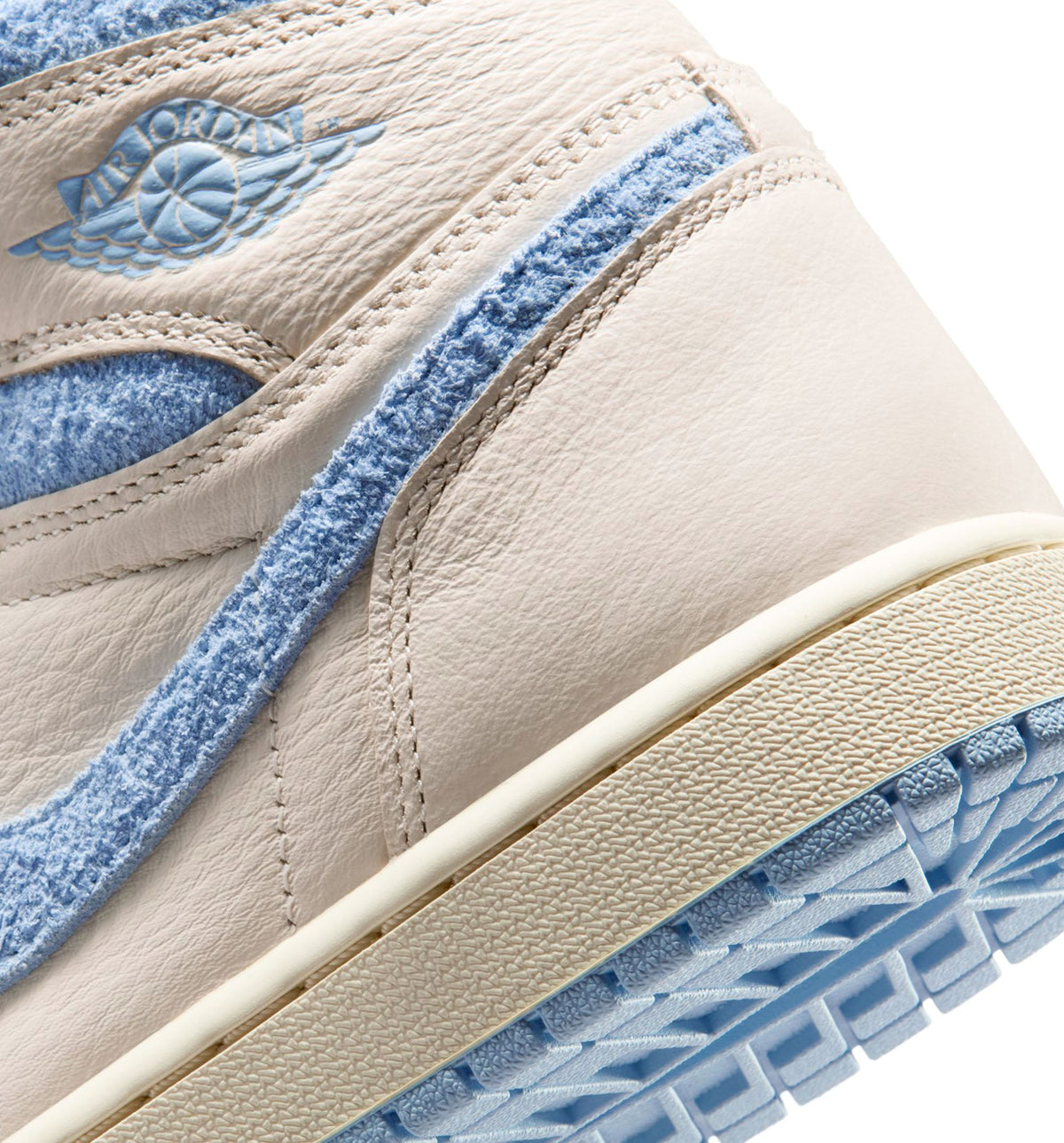 Air Jordan 1 Retro High OG 女子休闲运动鞋 - 淡象牙白/通灵蓝/椰奶白